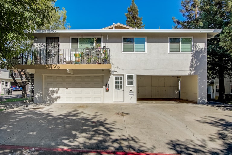 Photo 9 of 27 - 6209 Longford Dr #1, Citrus Heights, CA 95621