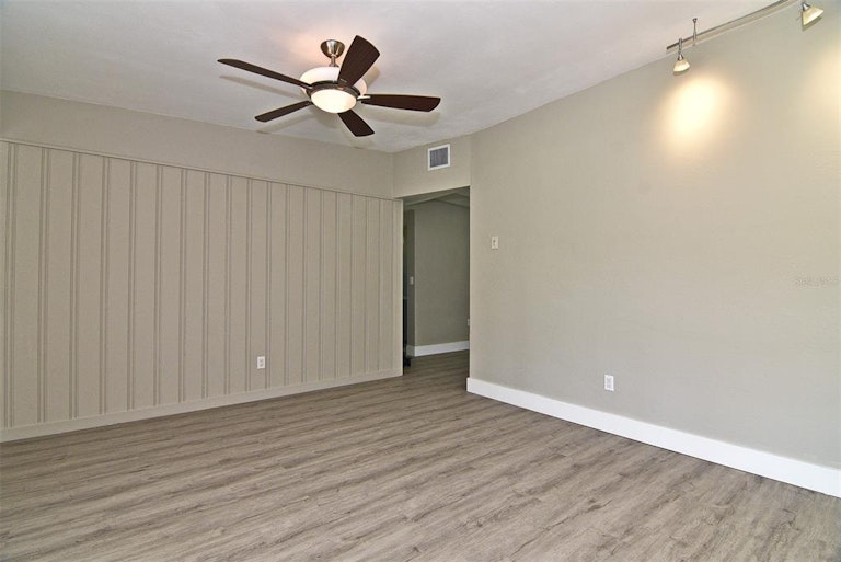 Photo 8 of 40 - 2201 Murdock Blvd, Orlando, FL 32817