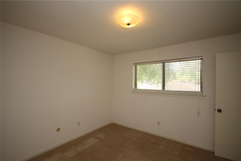 Photo 29 of 31 - 7507 Renmark Ln, Houston, TX 77070