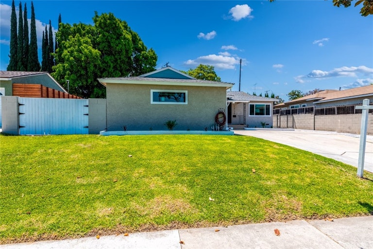 Photo 5 of 27 - 12134 Singleton Dr, La Mirada, CA 90638