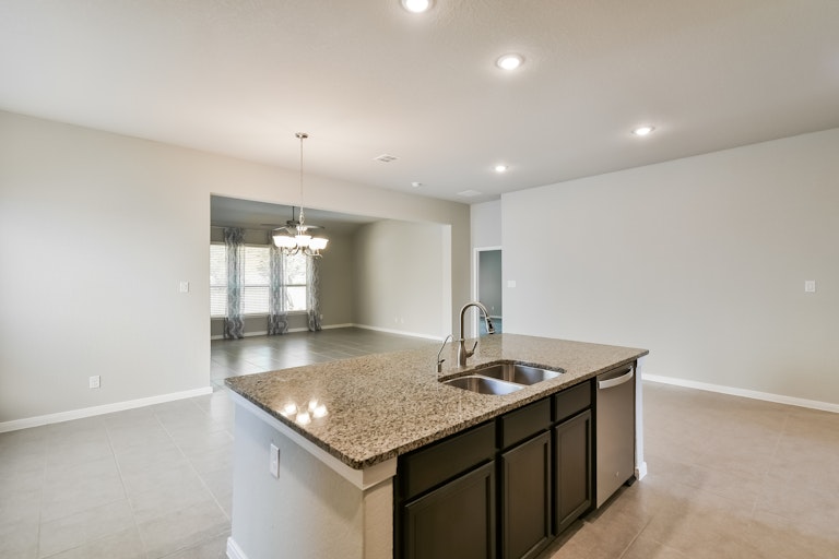 Photo 12 of 25 - 430 Pecan Mdws, New Braunfels, TX 78130