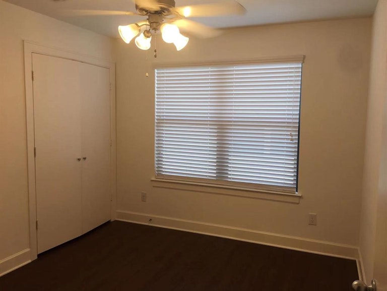 Photo 11 of 18 - 2710 Hullsmith Dr #1001, Houston, TX 77063
