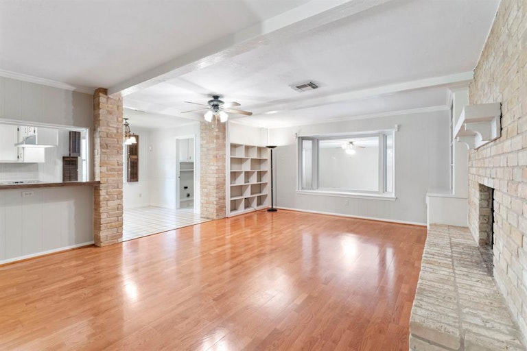 Photo 35 of 50 - 1103 Glouchester Ln, Houston, TX 77073