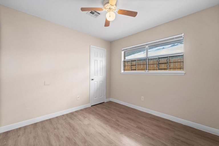 Photo 14 of 25 - 302 E 40th 1/2 St, Houston, TX 77018