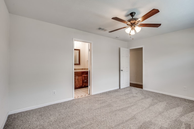 Photo 21 of 32 - 207 Cherrybark Dr, Coppell, TX 75019