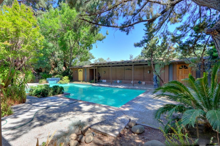 Photo 53 of 70 - 4040 Crondall Dr, Sacramento, CA 95864