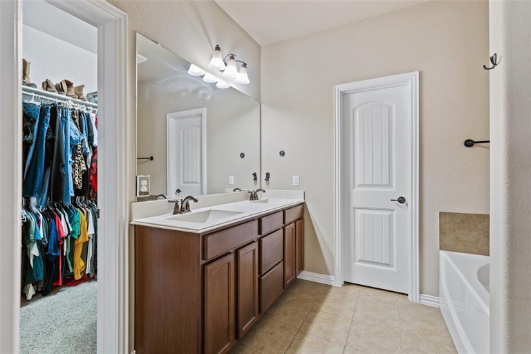 Photo 16 of 30 - 151 Pleasant Hill Ln, Fate, TX 75189