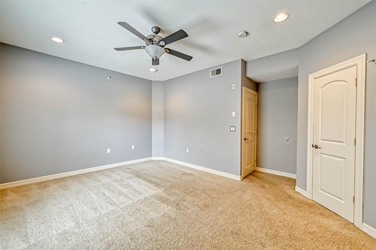 Photo 13 of 21 - 3501 Chenevert St #17, Houston, TX 77004