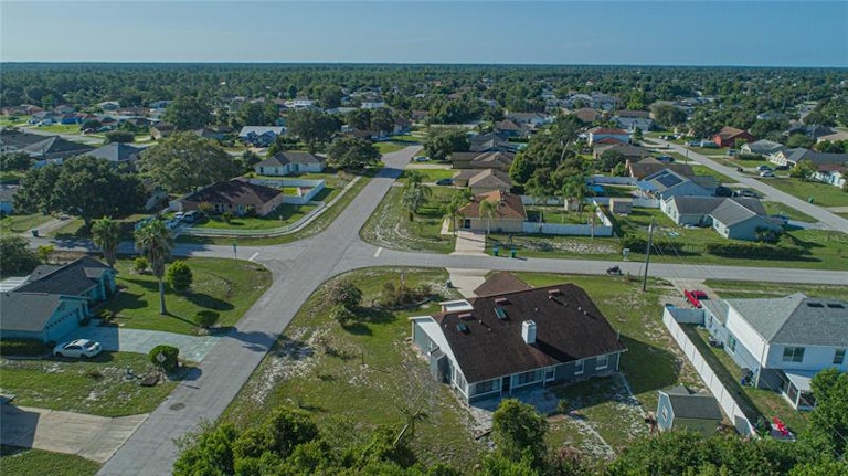 Photo 14 of 51 - 2860 Flynn St, Deltona, FL 32738
