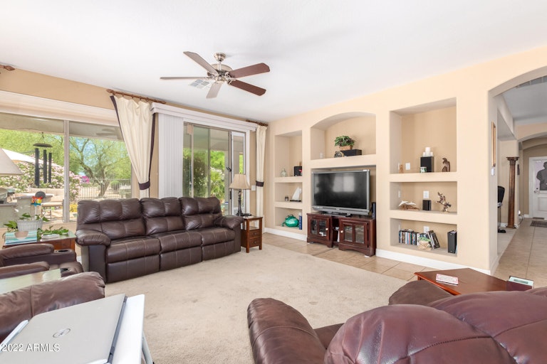 Photo 7 of 30 - 9003 S 53rd Dr, Laveen, AZ 85339