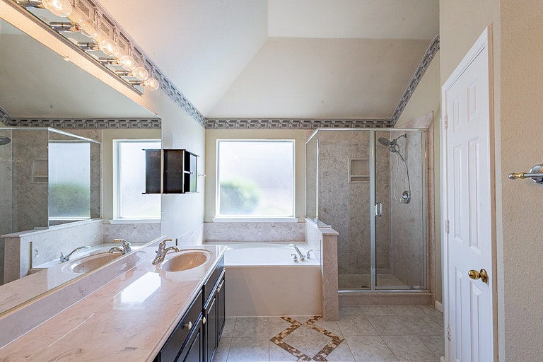 Photo 6 of 24 - 1412 Sunswept Ter, Lewisville, TX 75077