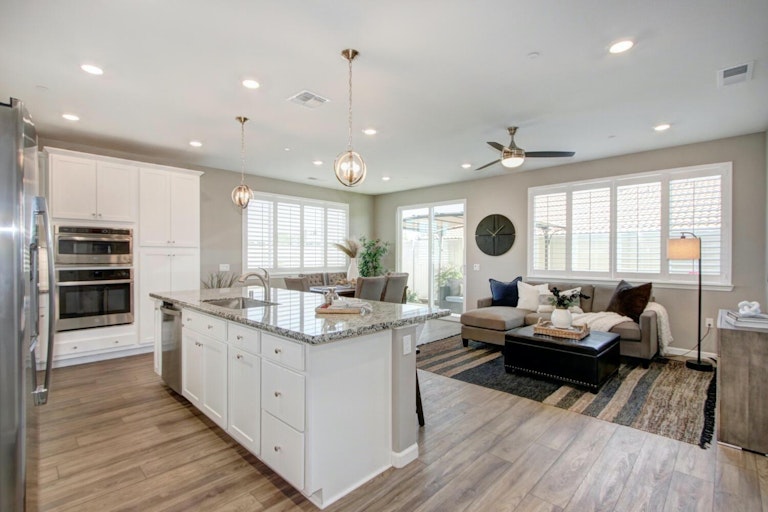 Photo 13 of 45 - 236 Caprice Ct, El Dorado Hills, CA 95762