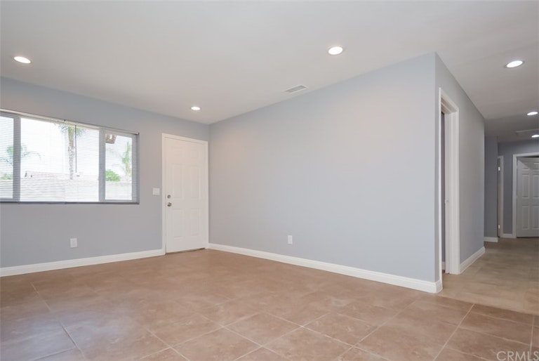 Photo 5 of 16 - 24586 Covington Way, Moreno Valley, CA 92557