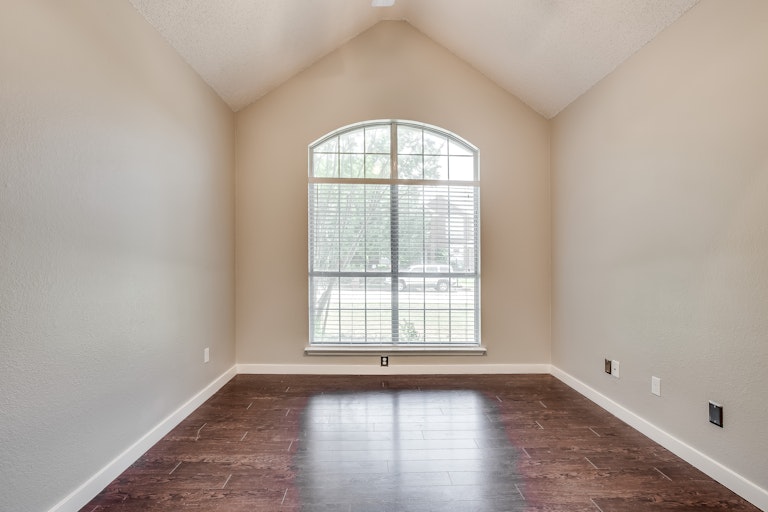 Photo 25 of 29 - 1677 Shannon Dr, Lewisville, TX 75077