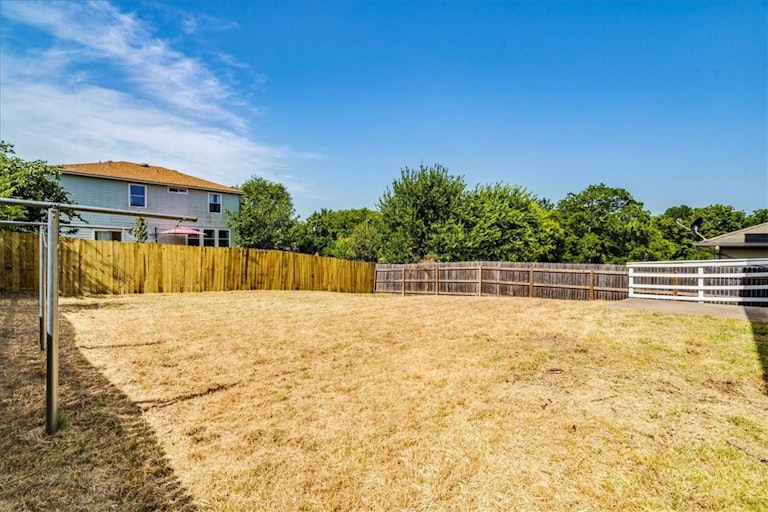 Photo 27 of 32 - 4703 Valcour Bay Ln, Austin, TX 78754