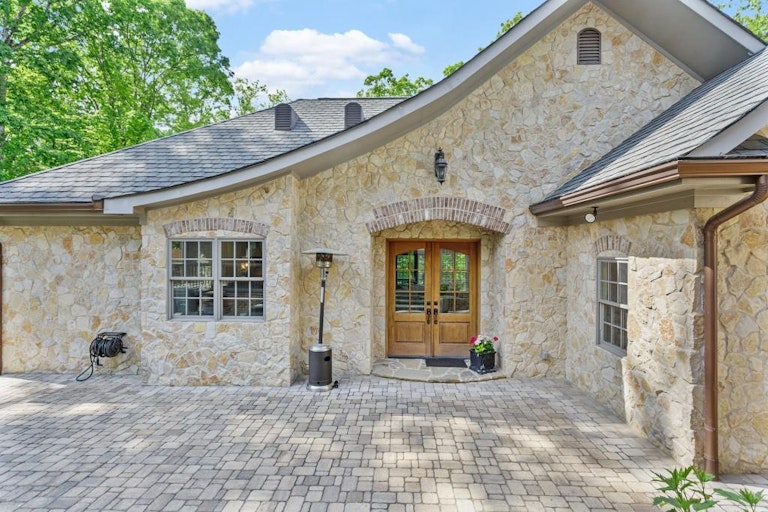 Photo 54 of 77 - 4268 Woodland Brook Dr SE, Atlanta, GA 30339