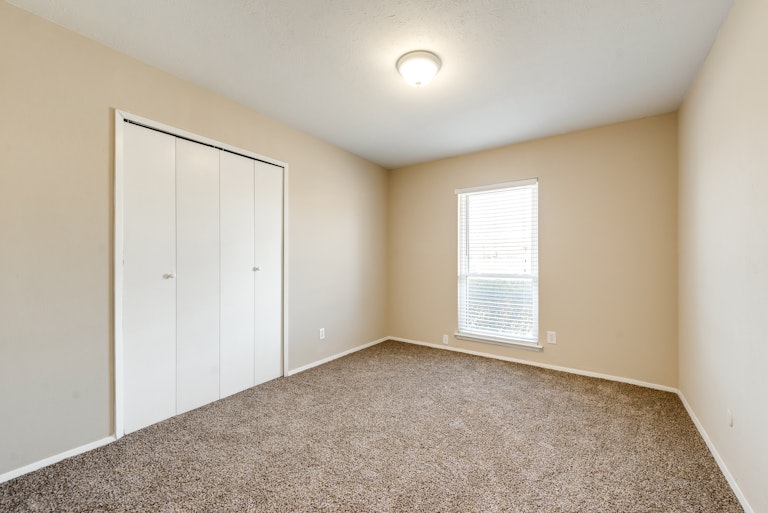Photo 23 of 28 - 728 Via Altos, Mesquite, TX 75150