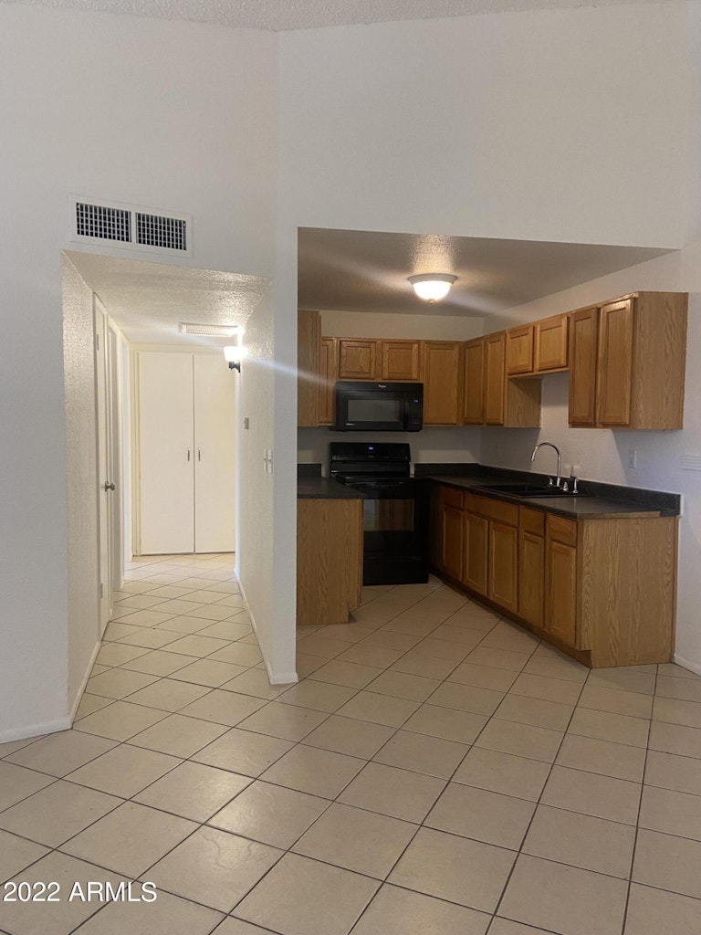 Photo 7 of 22 - 3646 N 67th Ave #82, Phoenix, AZ 85033