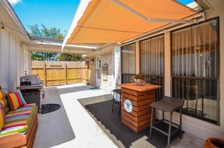 Photo 14 of 38 - 939 Hidden Canyon Rd, Katy, TX 77450