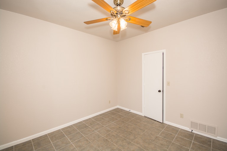 Photo 24 of 30 - 3813 Bond St, Rowlett, TX 75088