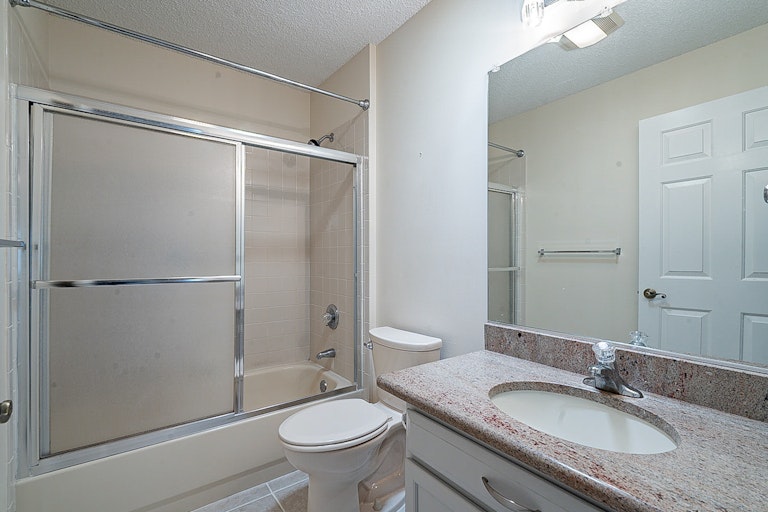 Photo 29 of 31 - 1044 Soledad Way, Lady Lake, FL 32159