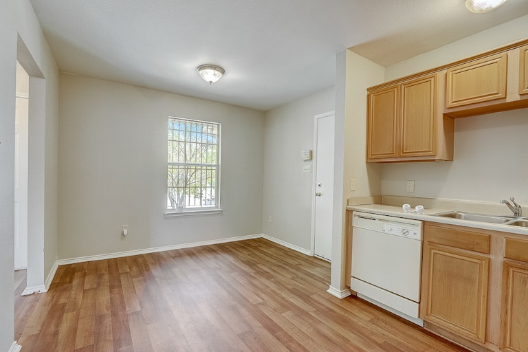 Photo 16 of 22 - 6814 Barrett Dr, Dallas, TX 75217
