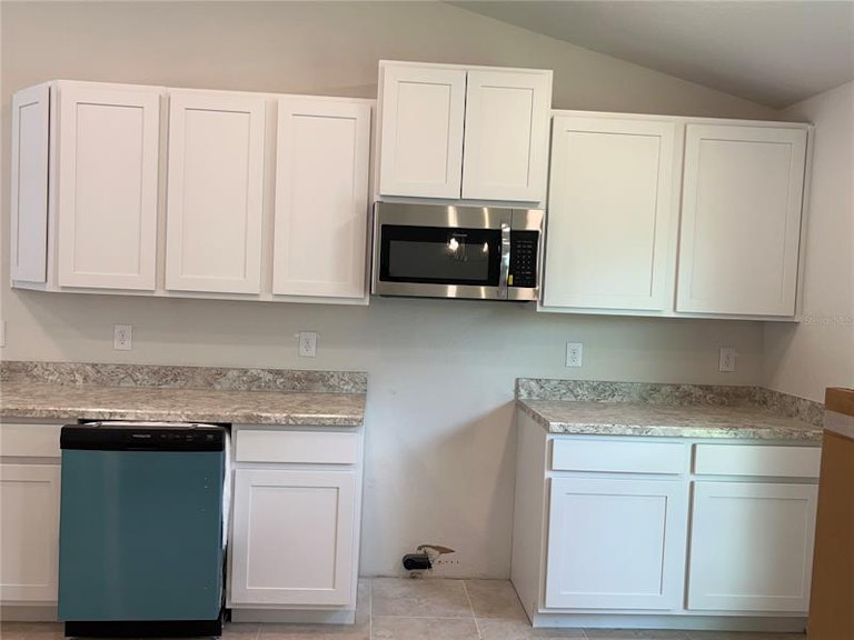 Photo 9 of 21 - 14921 Tropical Violet Way, Wimauma, FL 33598
