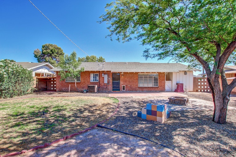 Photo 6 of 25 - 8730 E Hubbell St, Scottsdale, AZ 85257
