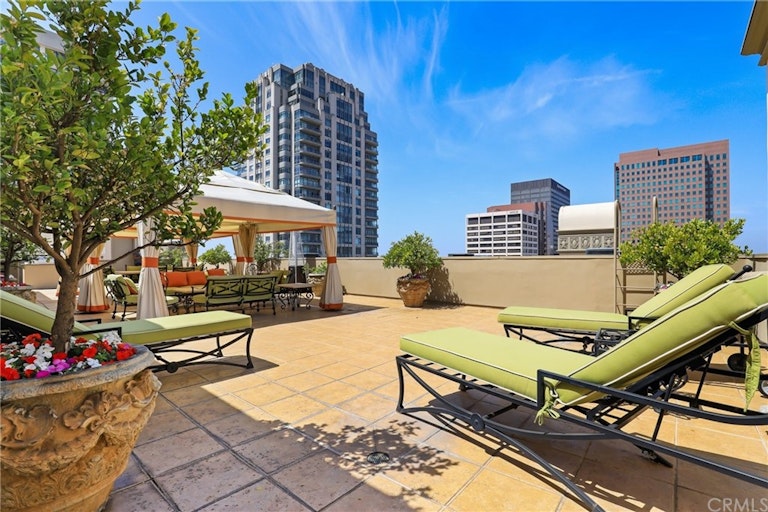 Photo 37 of 46 - 10795 Wilshire Blvd #402, Los Angeles, CA 90024