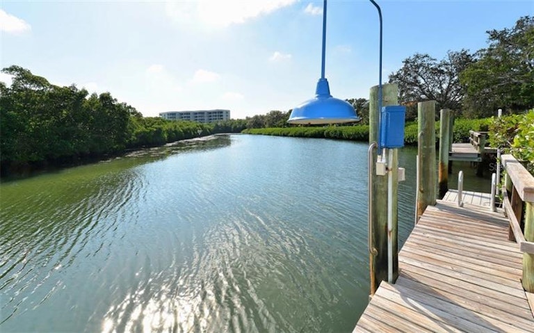 Photo 21 of 25 - 2204 Harbour Court Dr, Longboat Key, FL 34228
