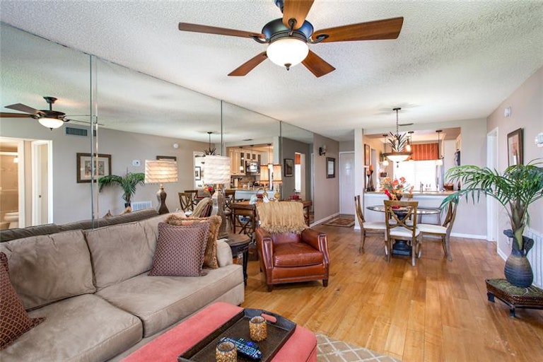 Photo 12 of 32 - 6295 Bahia Del Mar Cir #213, Saint Petersburg, FL 33715