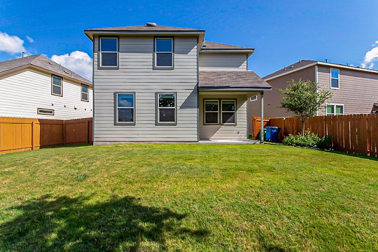 Photo 7 of 22 - 5602 Burr Blf, San Antonio, TX 78266