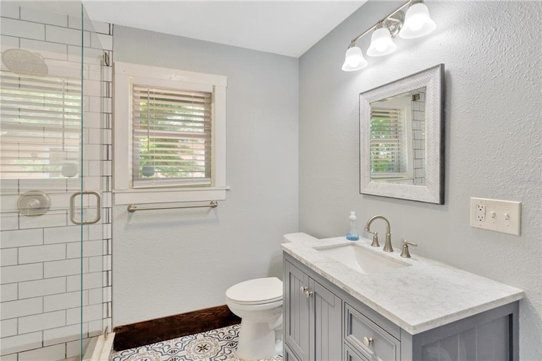 Photo 24 of 29 - 4913 N Suwanee Ave, Tampa, FL 33603
