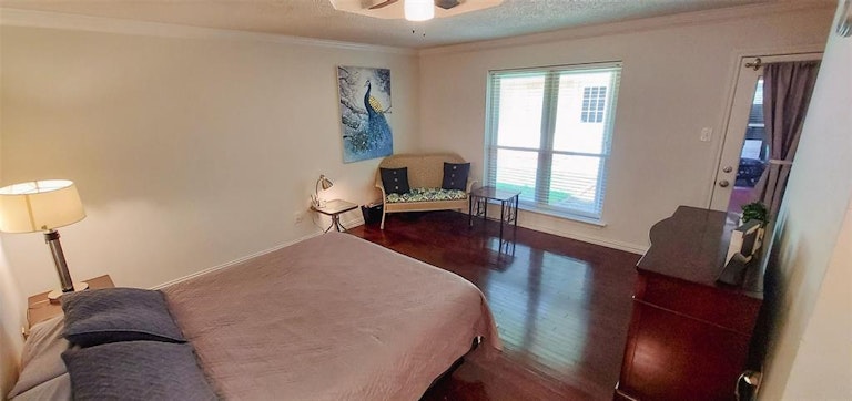 Photo 36 of 40 - 1112 Timber View Dr, Bedford, TX 76021