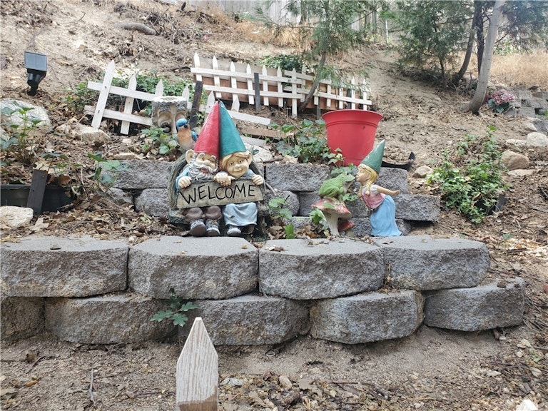 Photo 20 of 33 - 24937 Faulhorn Dr, Crestline, CA 92325
