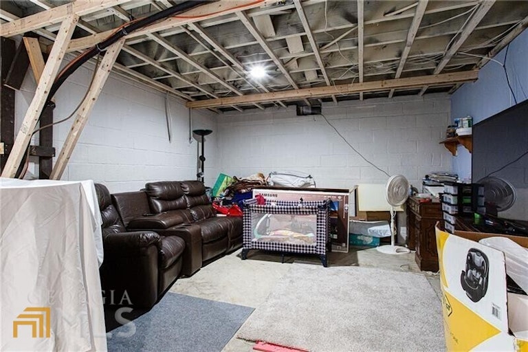 Photo 28 of 37 - 2612 Clairmont Rd NE, Atlanta, GA 30329