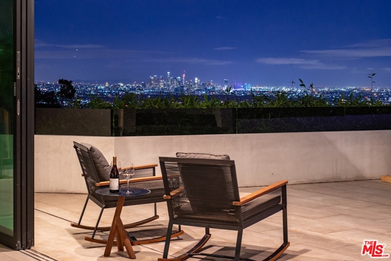 Photo 11 of 41 - 9393 Sierra Mar Dr, Los Angeles, CA 90069