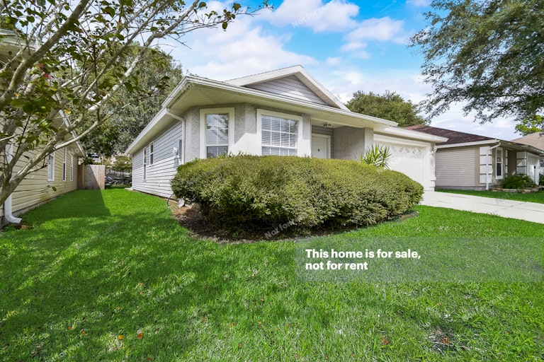 Photo 9 of 30 - 574 Chancellor Dr W, Jacksonville, FL 32225