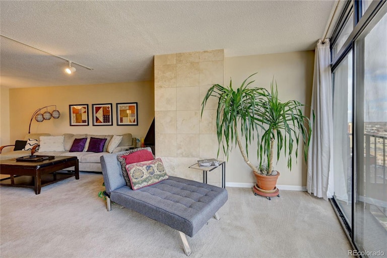 Photo 13 of 36 - 1777 Larimer St #1711, Denver, CO 80202