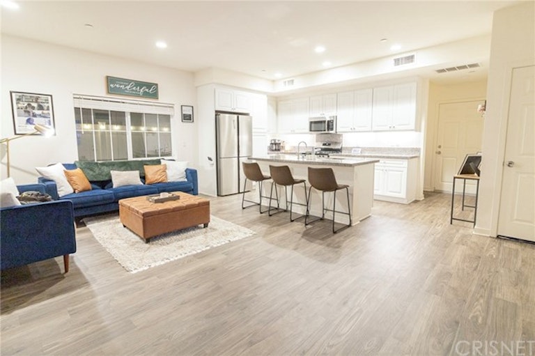 Photo 12 of 35 - 13412 N Manzanillo Ln, Sylmar, CA 91342