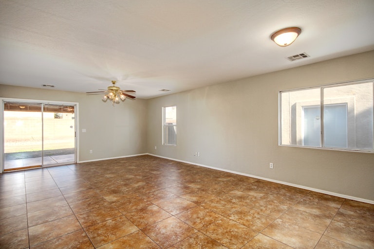 Photo 4 of 23 - 25260 W Cranston Pl, Buckeye, AZ 85326