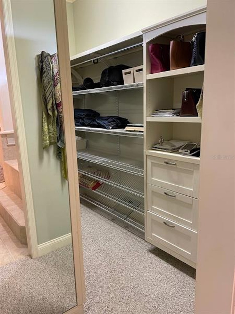 Photo 31 of 48 - 506 Century Oak Ct, Lakeland, FL 33813