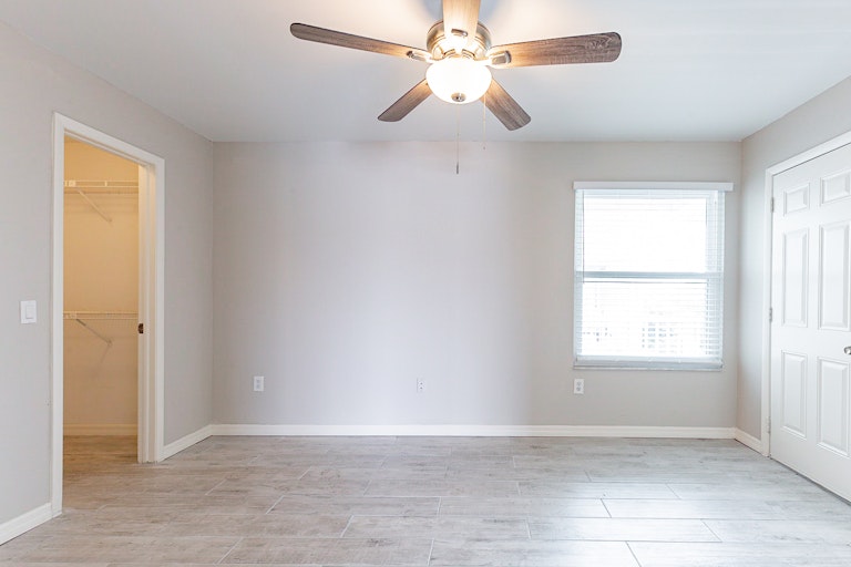 Photo 11 of 23 - 5712 Biscayne Ct #201, New Port Richey, FL 34652