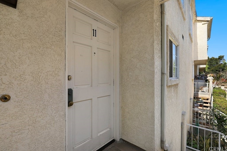 Photo 6 of 28 - 14711 S Berendo Ave #11, Gardena, CA 90247