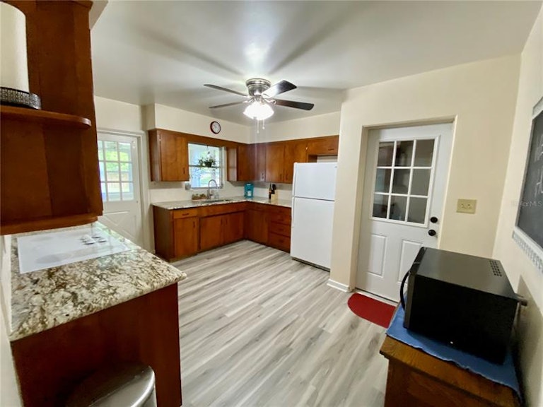 Photo 8 of 60 - 4081 Lake Marianna Dr, Winter Haven, FL 33881