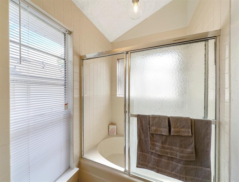 Photo 13 of 19 - 4310 Field Meadow Dr, Katy, TX 77449