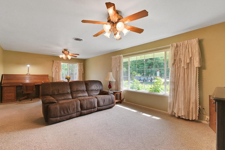 Photo 7 of 70 - 459 Wilder Ave, Yuba City, CA 95993