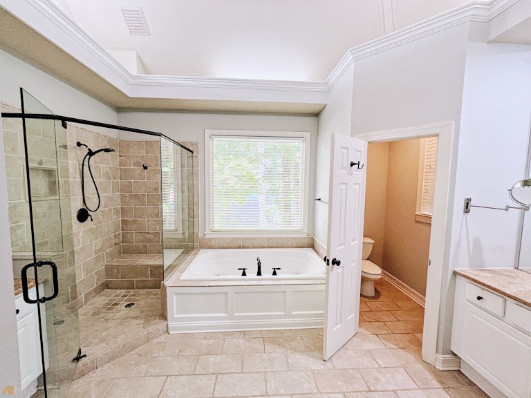 Photo 14 of 34 - 1015 York Cv, Alpharetta, GA 30004