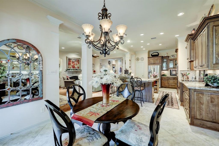 Photo 13 of 36 - 1518 Pine Chase Dr, Houston, TX 77055