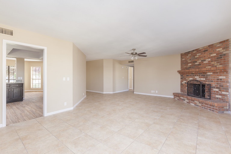 Photo 6 of 25 - 12929 N 74th Ln, Peoria, AZ 85381